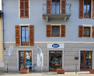 Foto Attività commerciale in Via Macra 19, Savigliano Centro di 90 m²