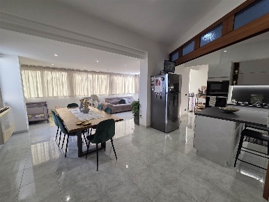Foto Appartamento in Via Ghezzi, Sciacca Centro di 110 m² con 5 locali