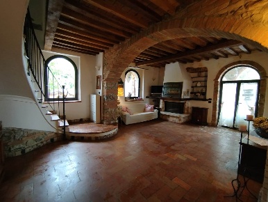 Foto Case semi ndipendenti a Salsomaggiore Terme di 320 m² con 5 locali