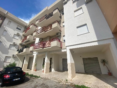 Foto Appartamento in VIA G. BORREMANS 90/C, Caltanissetta di 140 m²