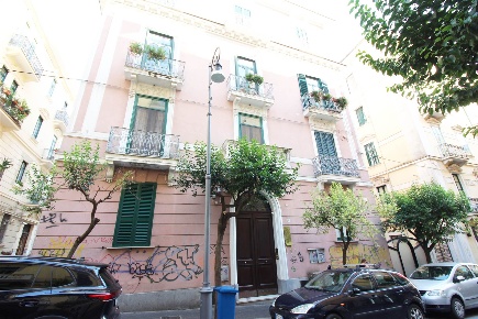 Foto Ufficio a Salerno Centro di 80 m² con 4 locali in affitto