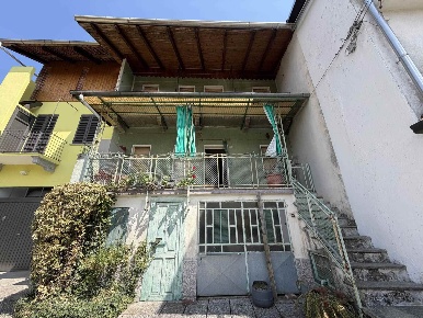 Foto Case semi ndipendenti a Cossato Centro di 100 m² con 4 locali