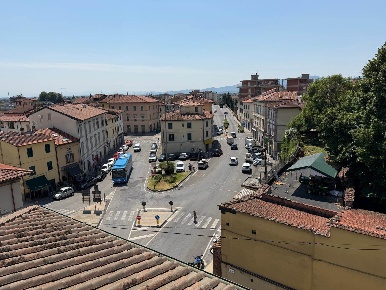 Foto Appartamento a Pistoia Centro Storico di 105 m² con 5 locali