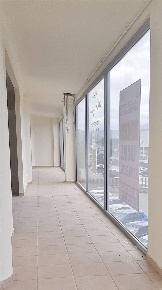 Foto Negozio in Via Tiburtina VAleria, Scurcola Marsicana di 400 m²