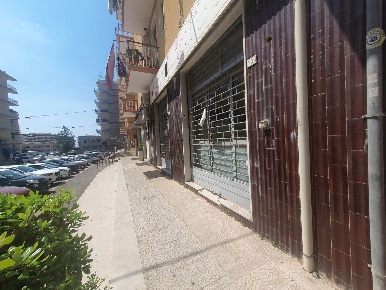 Foto Negozio in VIALE POLIBIO 75, Siracusa Tica - Zecchino di 90 m²