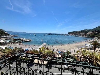 Foto Appartamento in Via Gramsci, Santa Margherita Ligure di 94 m²