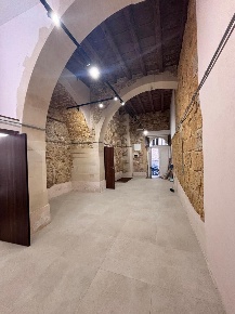 Foto Locale commerciale a Siracusa Ortigia di 60 m² con 2 locali in affitto