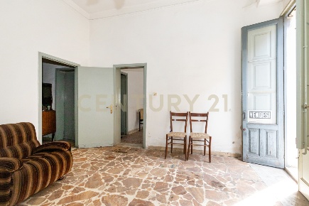 Foto Appartamento in Via Feltre 39, Paternò di 120 m² con 5 locali