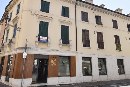 Foto Ufficio in VIA TRIESTE 20, Arzignano Centro di 100 m² con 4 locali