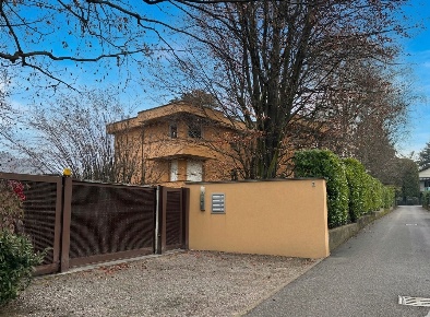 Foto Appartamento in Via Giovane Italia, Como Albate - Muggiò di 104 m²