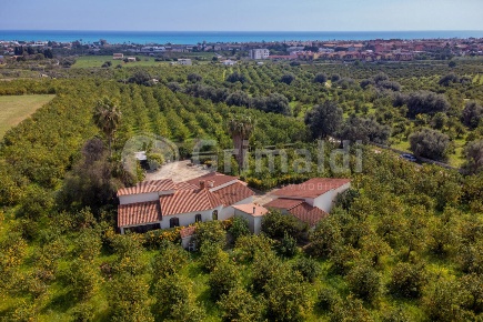Foto Villa unifamiliare in Via Bella Pettinata 1, Avola di 186 m²