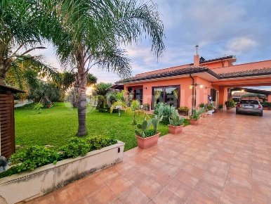 Foto Villa unifamiliare in Via delle Muse 39, Siracusa Fontane Bianche