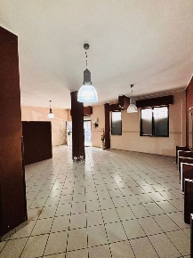 Foto Locale commerciale a Siracusa Tica - Zecchino di 80 m² con 3 locali