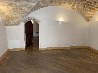 Foto Ufficio a Fermo Centro di 281 m² in affitto