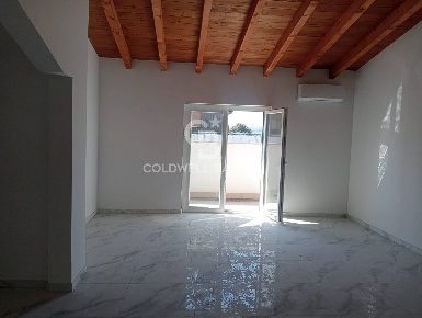 Foto Attico in Via di Ronciglione 54, Sutri Centro di 80 m² con 3 locali