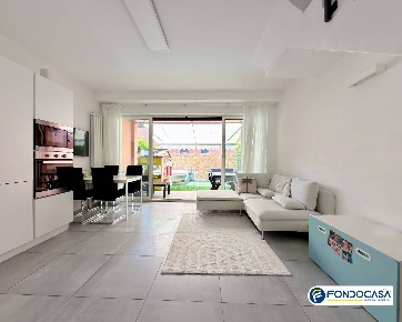 Foto Villa a schiera in Via Ugo Foscolo, Loano Centro di 100 m² in vendita