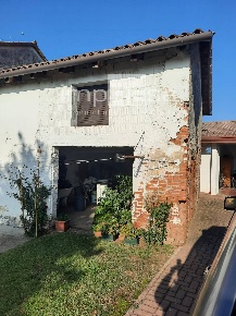 Foto Case semi ndipendenti in VIA MONTE GRAPPA 44, Istrana Pezzan di 138 m²