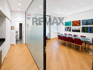 Foto Ufficio in Via Carlo Poerio 89/A, Napoli Chiaia di 57 m² in affitto