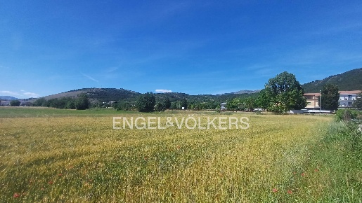 Foto Terreno residenziale a L'Aquila di 29014 m² in vendita