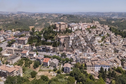 Foto Attico in piazza garibaldi 41, Loreto Aprutino Centro di 300 m²