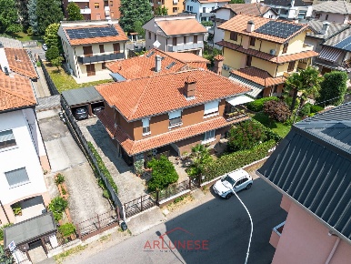 Foto Appartamento in Via Thaon De Revel 33, Parabiago Centro di 112 m²