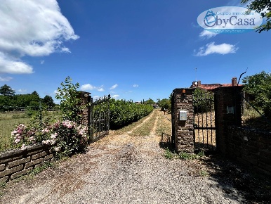 Foto Casa indipendente in STRADA SAN JANNI, Oriolo Romano di 400 m²