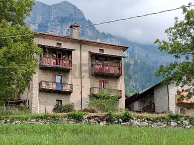 Foto Case semi ndipendenti in aune 34, Sovramonte Aune di 200 m² in vendita