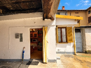 Foto Appartamento in sombico 12, Canzo di 57 m² con 4 locali in vendita