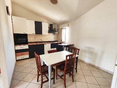 Foto Appartamento in Via Regina Elena 63, Decimomannu di 85 m² con 3 locali