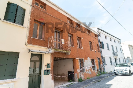 Foto Casa indipendente in Via Samuele Donatoni snc, Rovigo Centro Storico