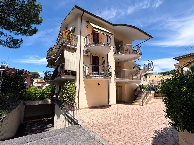Foto Appartamento in Via San Matteo, Monterotondo di 57 m² con 2 locali