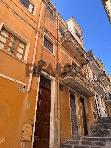 Foto Case semi ndipendenti in Via Cairoli 1, Melilli Centro di 172 m²