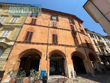 Foto Appartamento in Piazza Cavour, Vercelli Centro di 57 m² con 2 locali