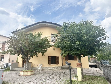 Foto Appartamento in via citernese, San Giustino di 139 m² con 6 locali