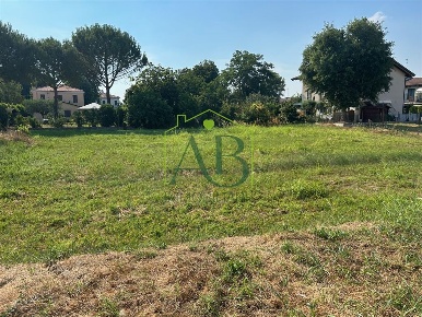 Foto Terreno edificabile a Ravenna di 630 m² in vendita