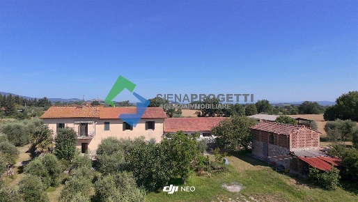 Foto Casa indipendente in Via dei castellini, Colle di Val d'Elsa di 880 m²