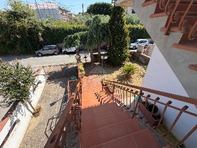 Foto Appartamento in via Mimose, Quarrata di 170 m² con 7 locali in vendita