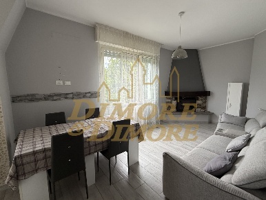 Foto Appartamento a Baveno Centro di 90 m² con 5 locali in vendita