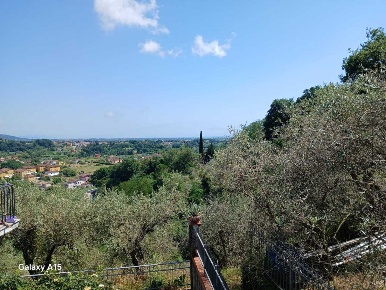 Foto Appartamento a Sarzana di 120 m² con 4 locali in vendita