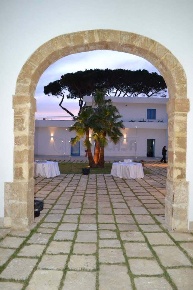 Foto Locale commerciale a Santa Ninfa di 2000 m² con 30 locali in vendita