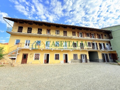 Foto Villa bifamiliare a Samone di 441 m² con 17 locali in vendita