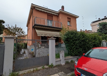 Foto Appartamento in Via Valle D'Aosta ad.ze Via Tevere, Bologna di 123 m²