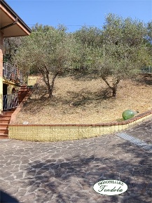 Foto Case semi ndipendenti a Fosdinovo di 150 m² con 5 locali in vendita