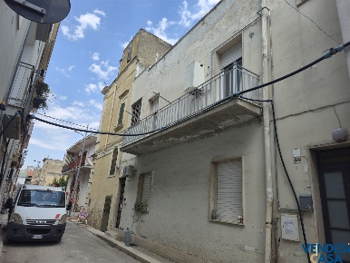 Foto Casa indipendente in Via Tenente A. D'Alò, Adelfia di 40 m² in vendita