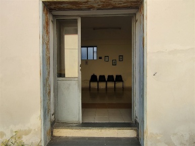 Foto Locale commerciale in VIA PENDIO MONTERUSCIELLO, Pozzuoli di 110 m²