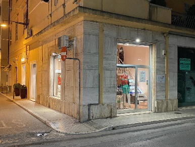 Foto Locale commerciale in VIA ANTONIO GRAMSCI 15, San Benedetto del Tronto
