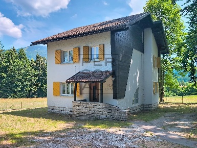 Foto Villa unifamiliare a Folgaria di 184 m² con 6 locali in vendita