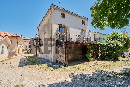 Foto Case semi ndipendenti in Via Sant'Antonio 46, Ari Centro di 175 m²