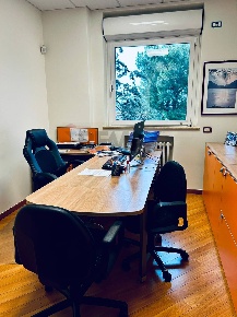 Foto Ufficio in Via Michele Mitolo 9, Bari Poggiofranco di 185 m²