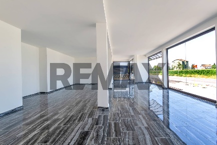 Foto Negozio in via Circonvallazione 16, Siziano Centro di 155 m²